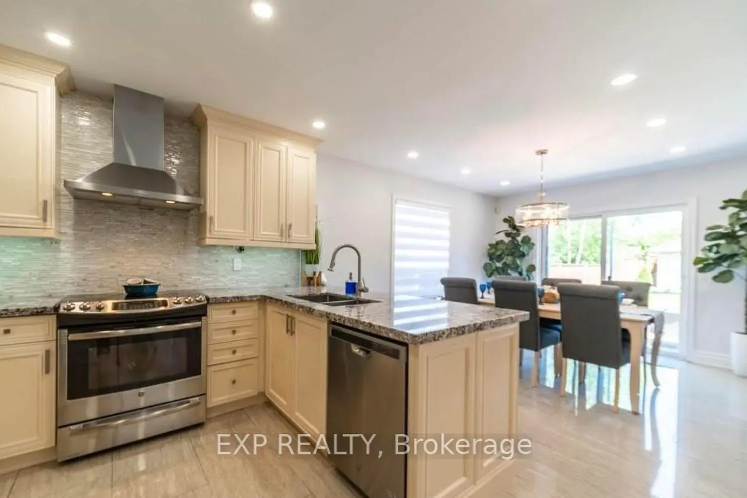 2293 Warrington Way photo 5