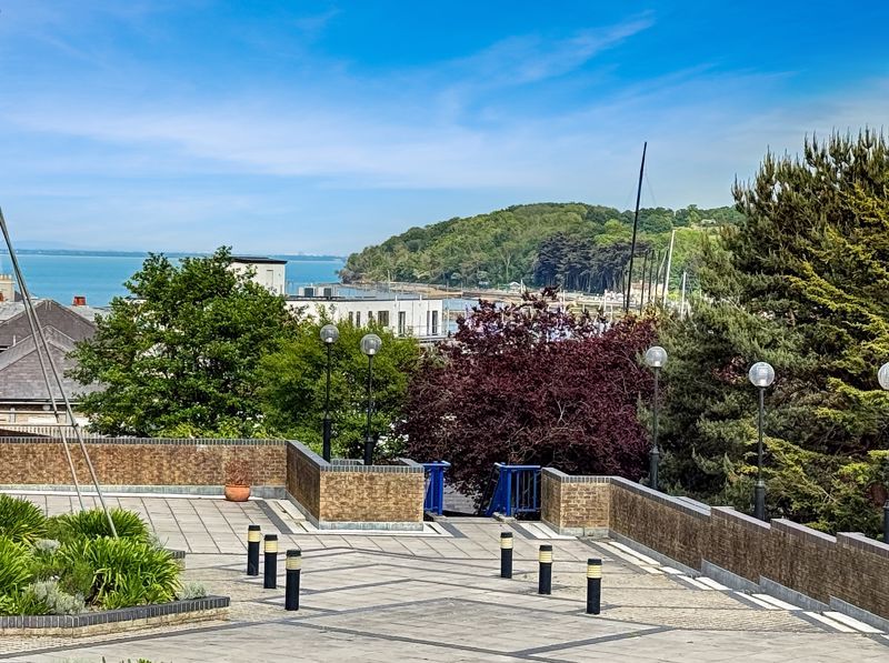 2 bed flat for saleAdmiral Gardens, Cowes PO31