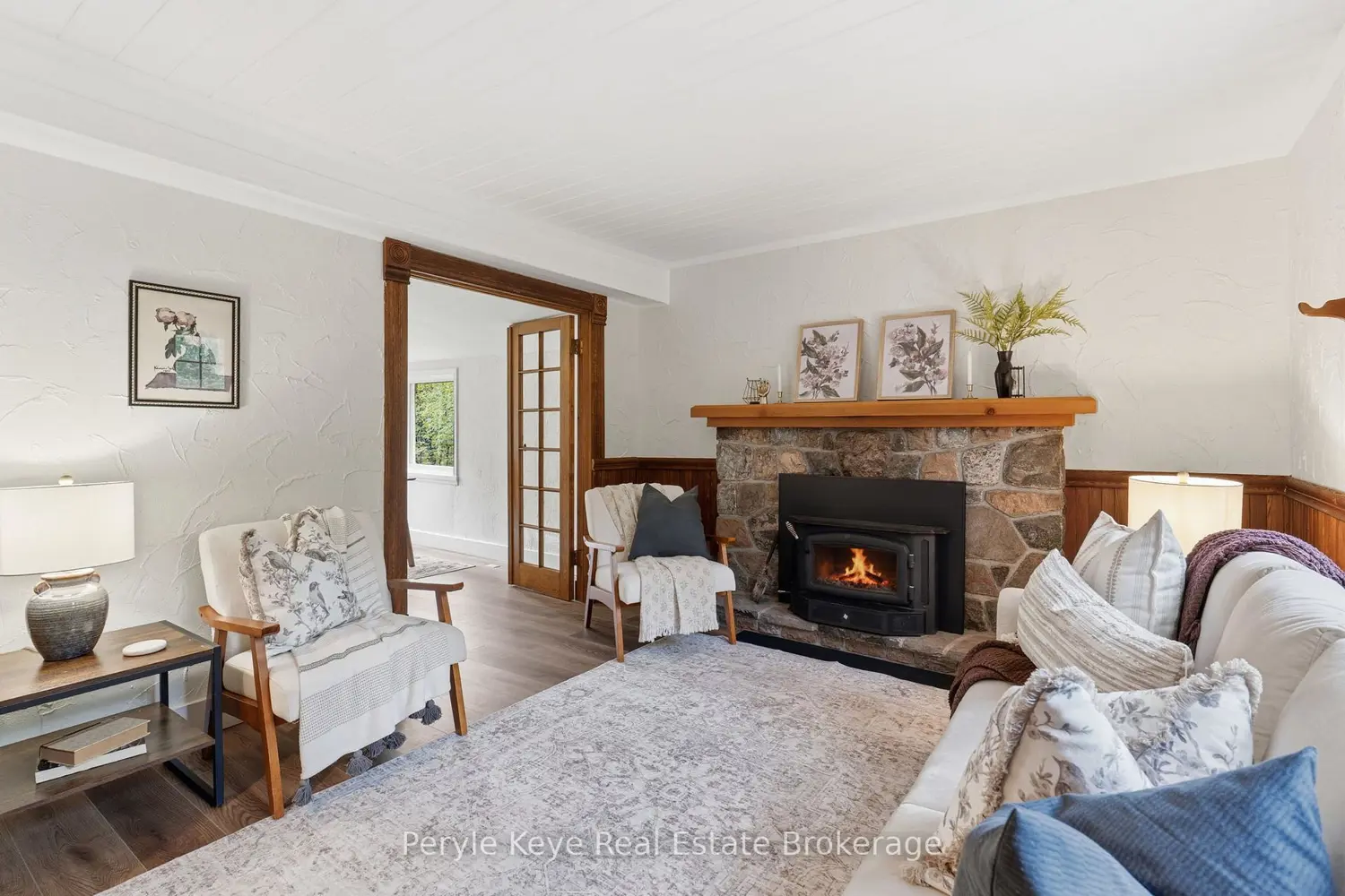 1424 Hekkla Road photo 4