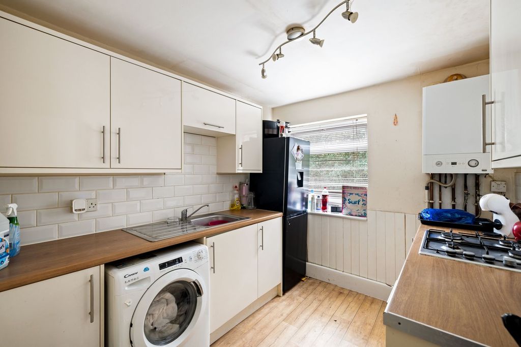 Additional image 3 of 2 bed flat for saleEaves Road, Elms Vale, Dover CT17