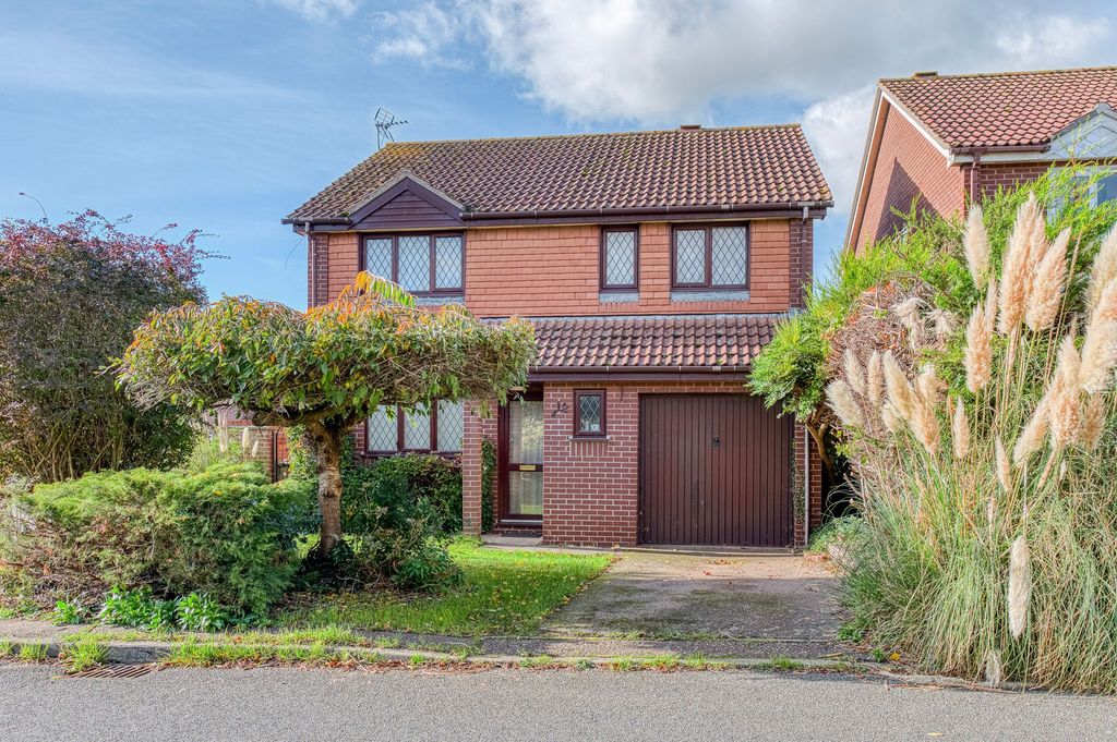 4 bed detached house for saleBurton Close, Diss IP22