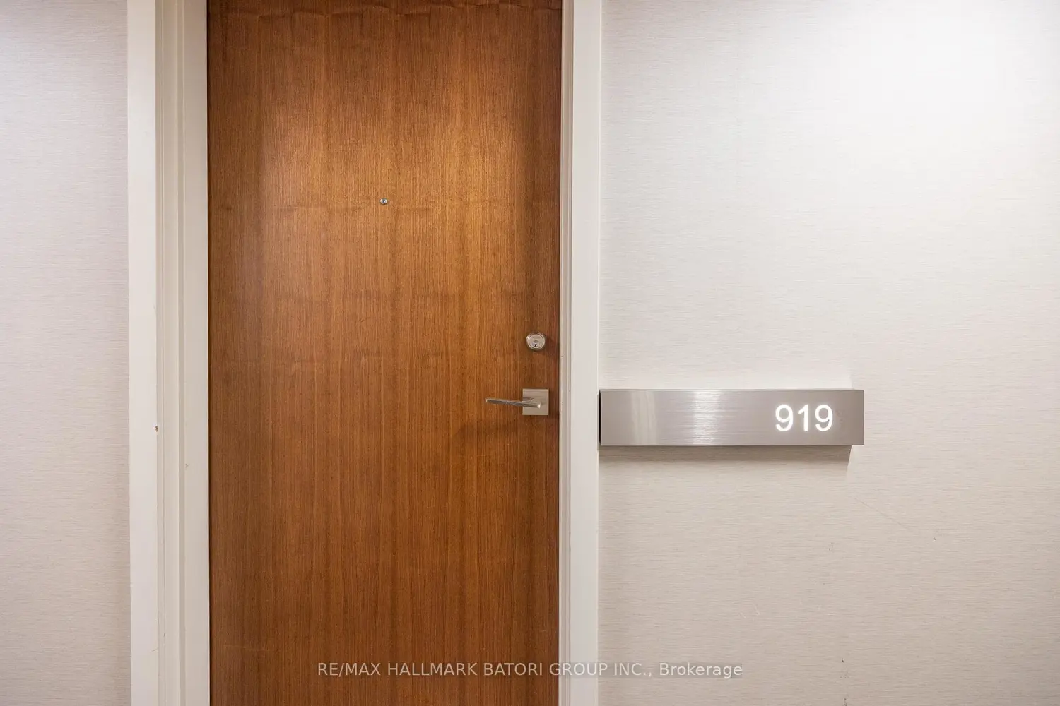 Additional image 16 of 111 St Clair Avenue 919