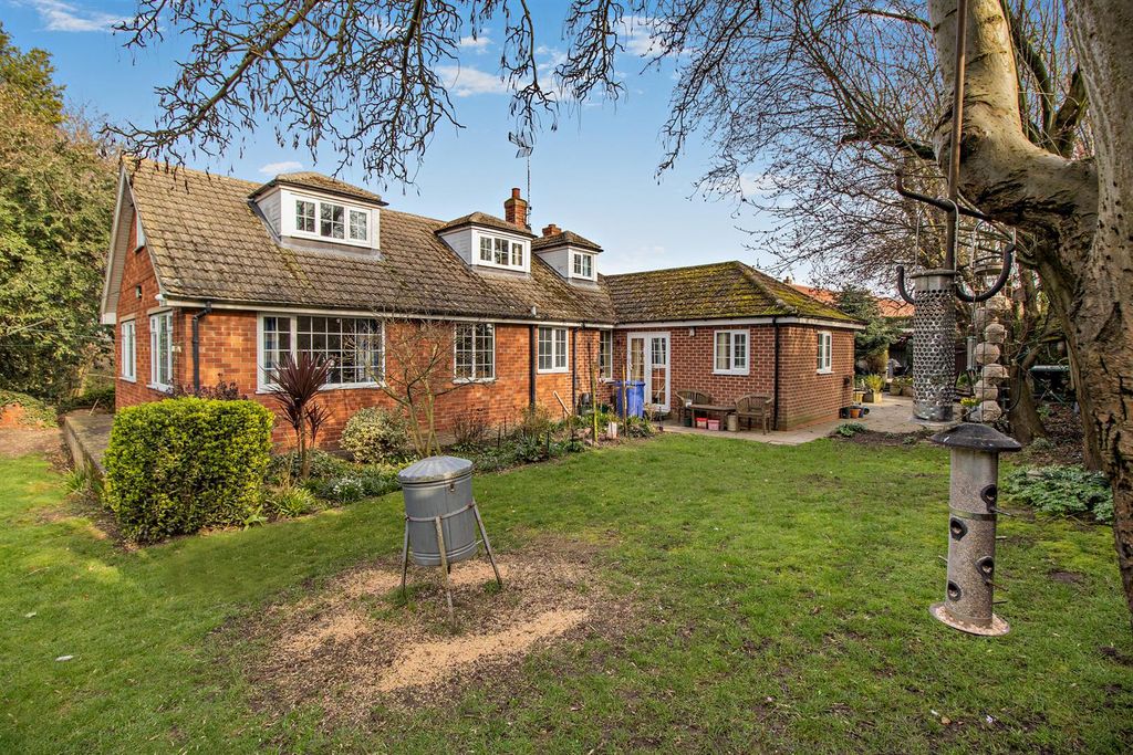 5 bed detached bungalow for saleWilsic Road, Wilsic, Doncaster DN11