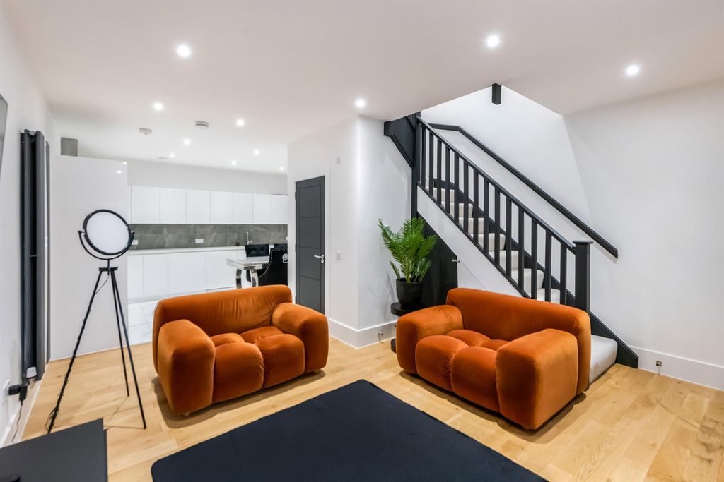 Additional image 3 of 3 bed town house for sale13A West Burnside, Dollar FK14
