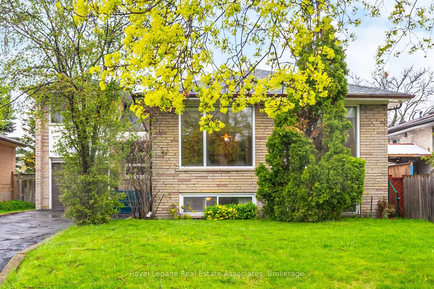 193 Kingsview Boulevard
