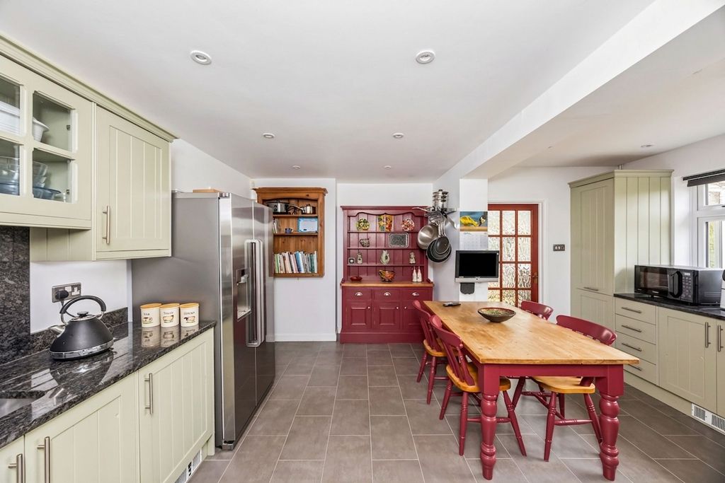 5 bed detached house for saleTop Road, Sharpthorne RH19 photo 5