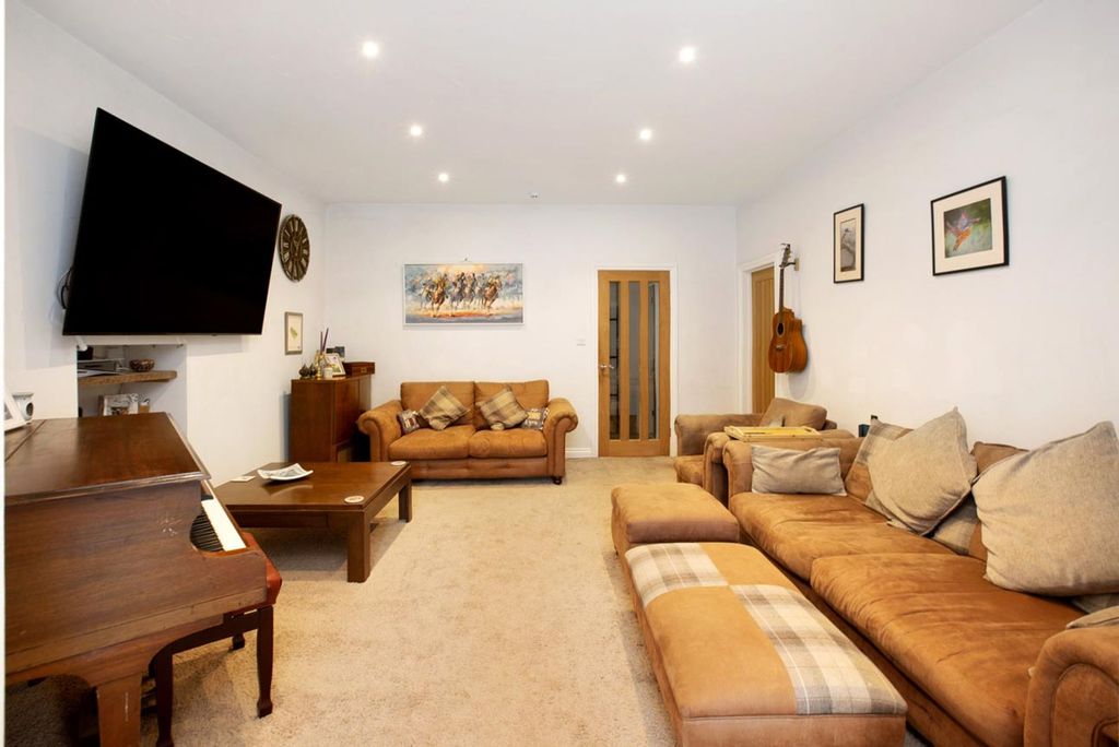 Additional image 5 of 3 bed flat for saleBarton Villas, Dawlish EX7