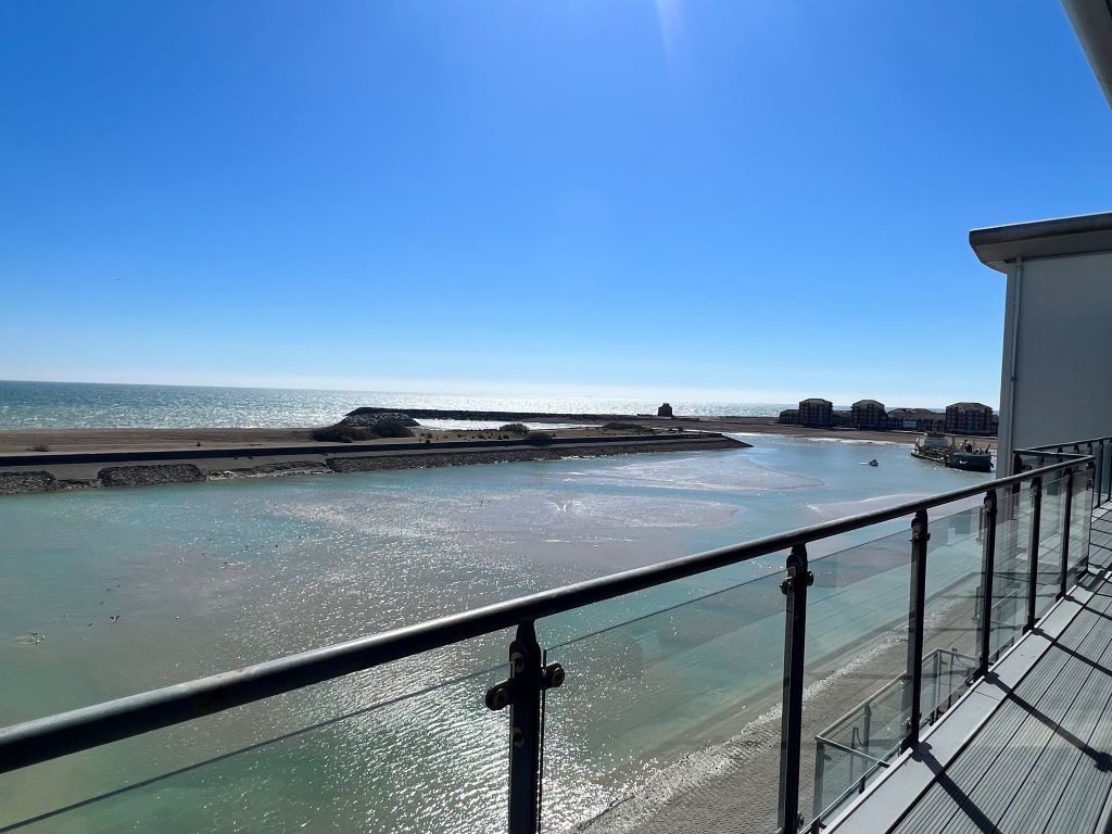 3 bed penthouse for saleMidway Quay, Eastbourne BN23