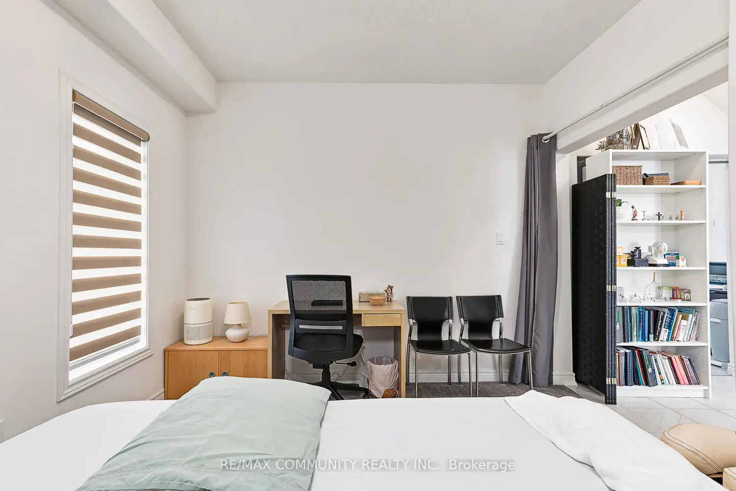 122 Plewes Drive photo 4
