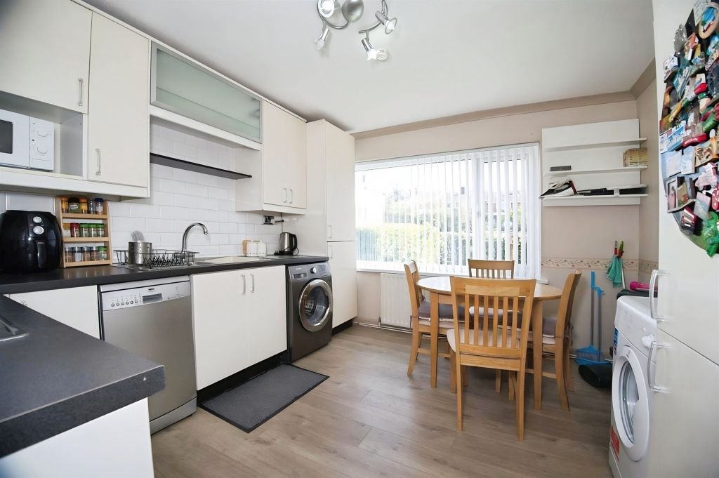 Additional image 3 of 2 bed flat for salePenlan Rise, Llandough, Penarth CF64