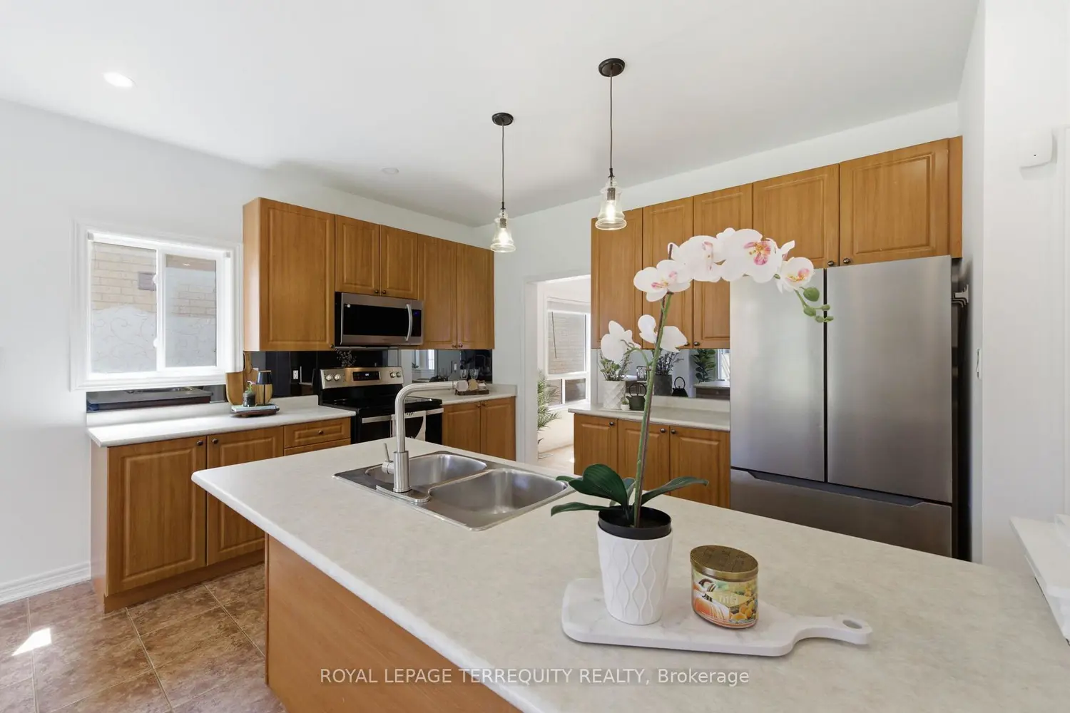1637 Grandview Street photo 5