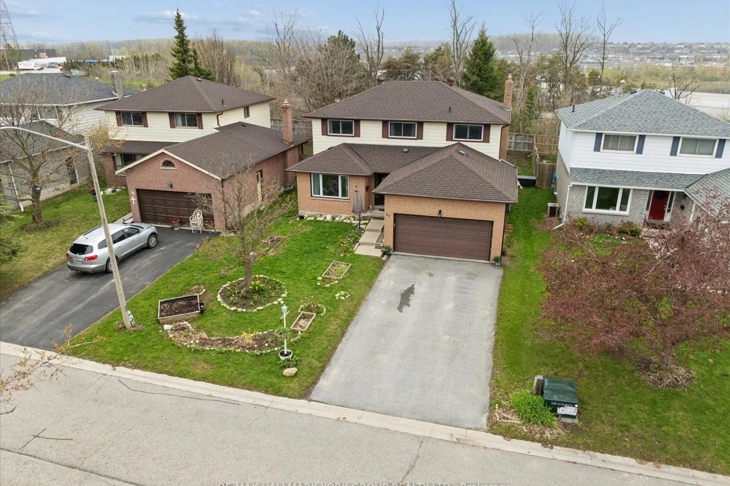Additional image 2 of 41 Laurentian Lane