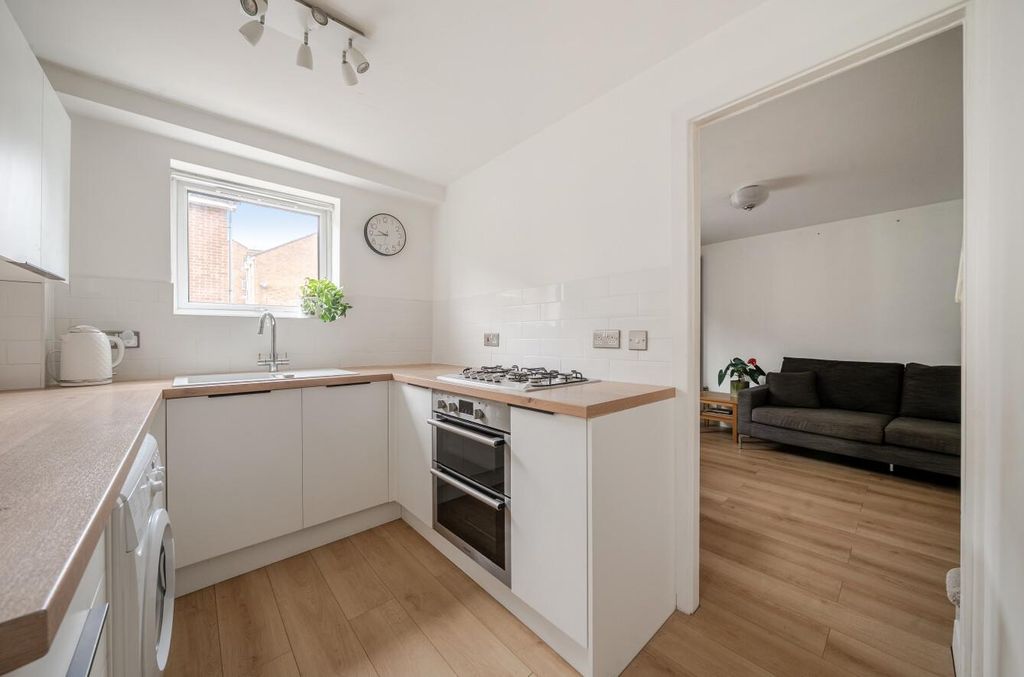 Additional image 5 of 1 bed property for saleStratford Place, Eastleigh SO50