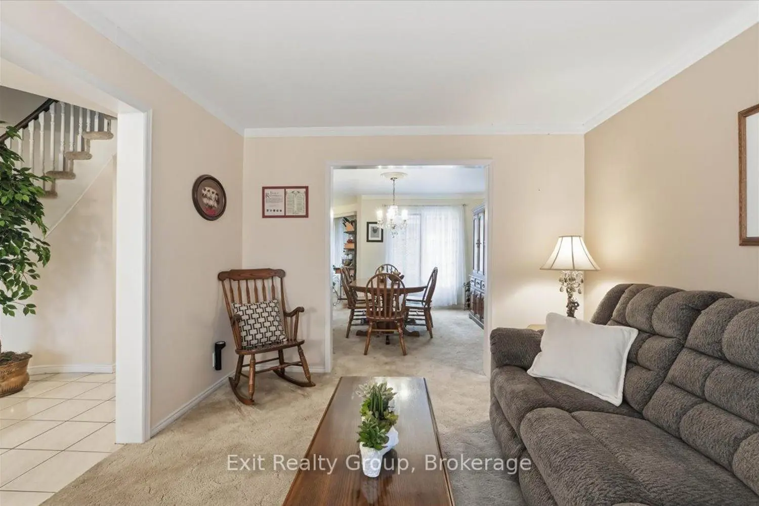 472 Dundas Street photo 4