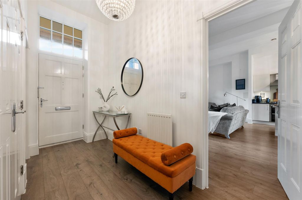Additional image 5 of 2 bed flat for saleFrinton Court, Glanville Way, Epsom KT19