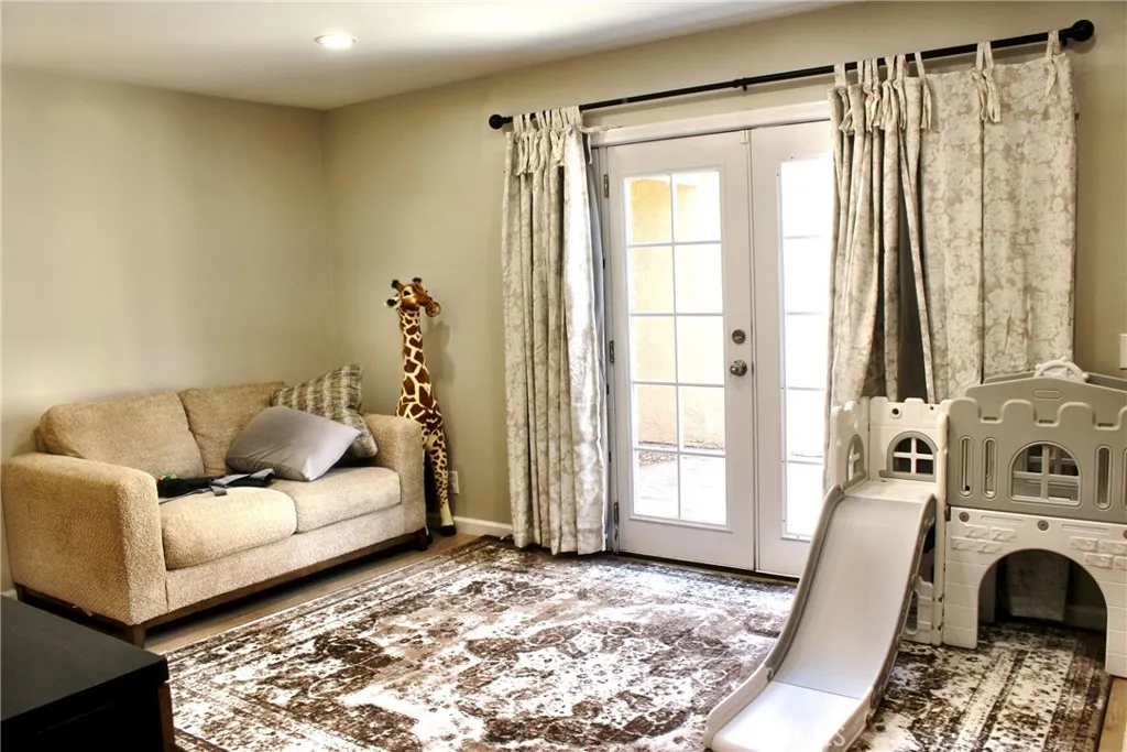 1049 W Pine St Unit c, Upland, CA 91786 photo 2