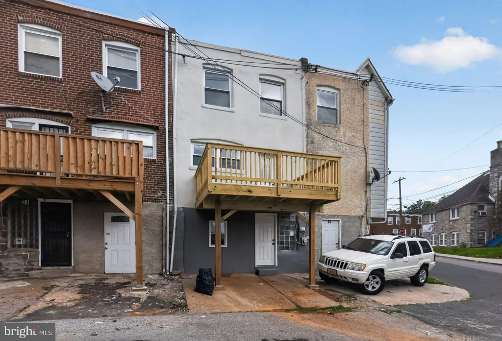 22 Summit Street, Darby, PA 19023