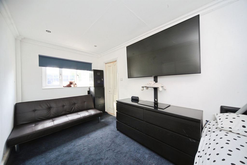 Additional image 9 of 4 bed detached house for saleLockhart Close, Dunstable LU6