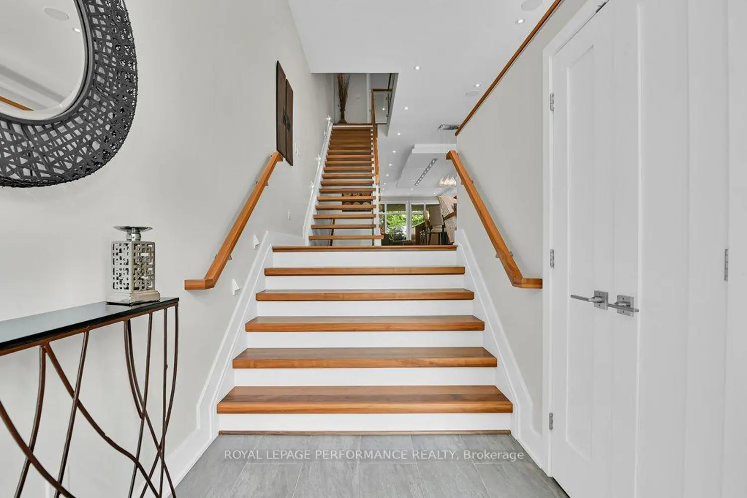 43 Willard Street photo 2