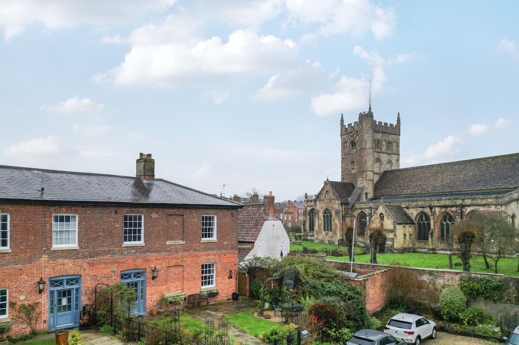 3 bed town house for saleSt. Johns Court, Devizes SN10