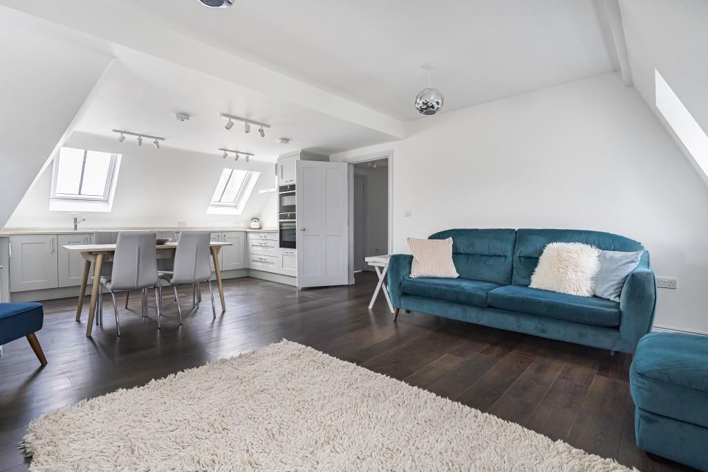 2 bed flat for saleBarton Road, Ely CB7 photo 5