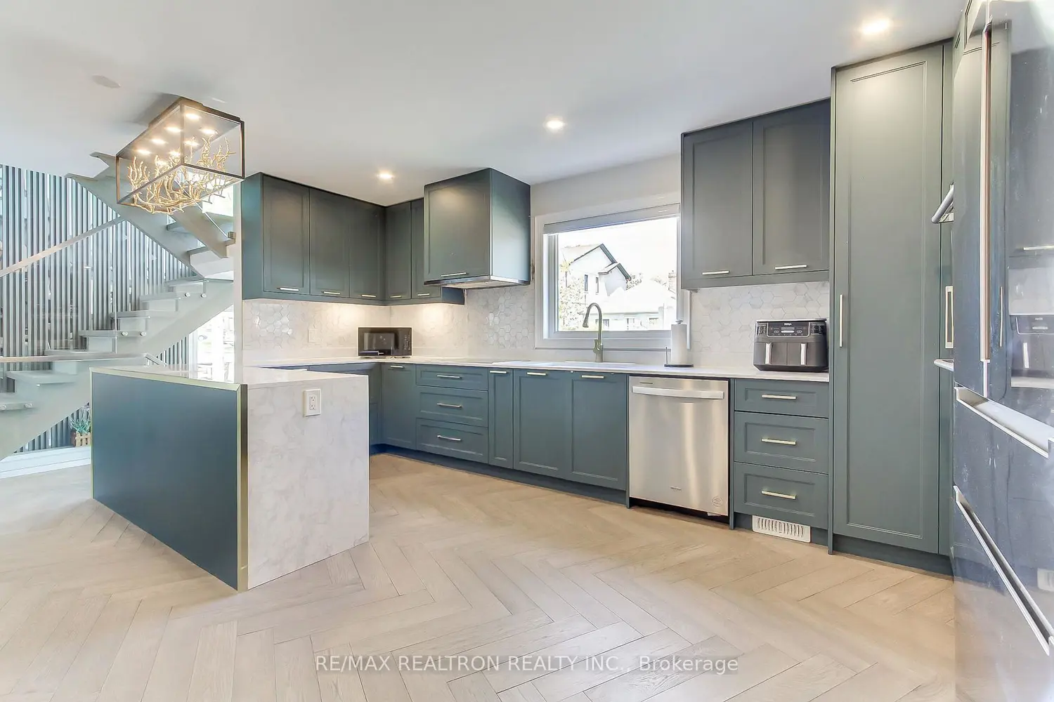 Additional image 9 of 606 Annland Street