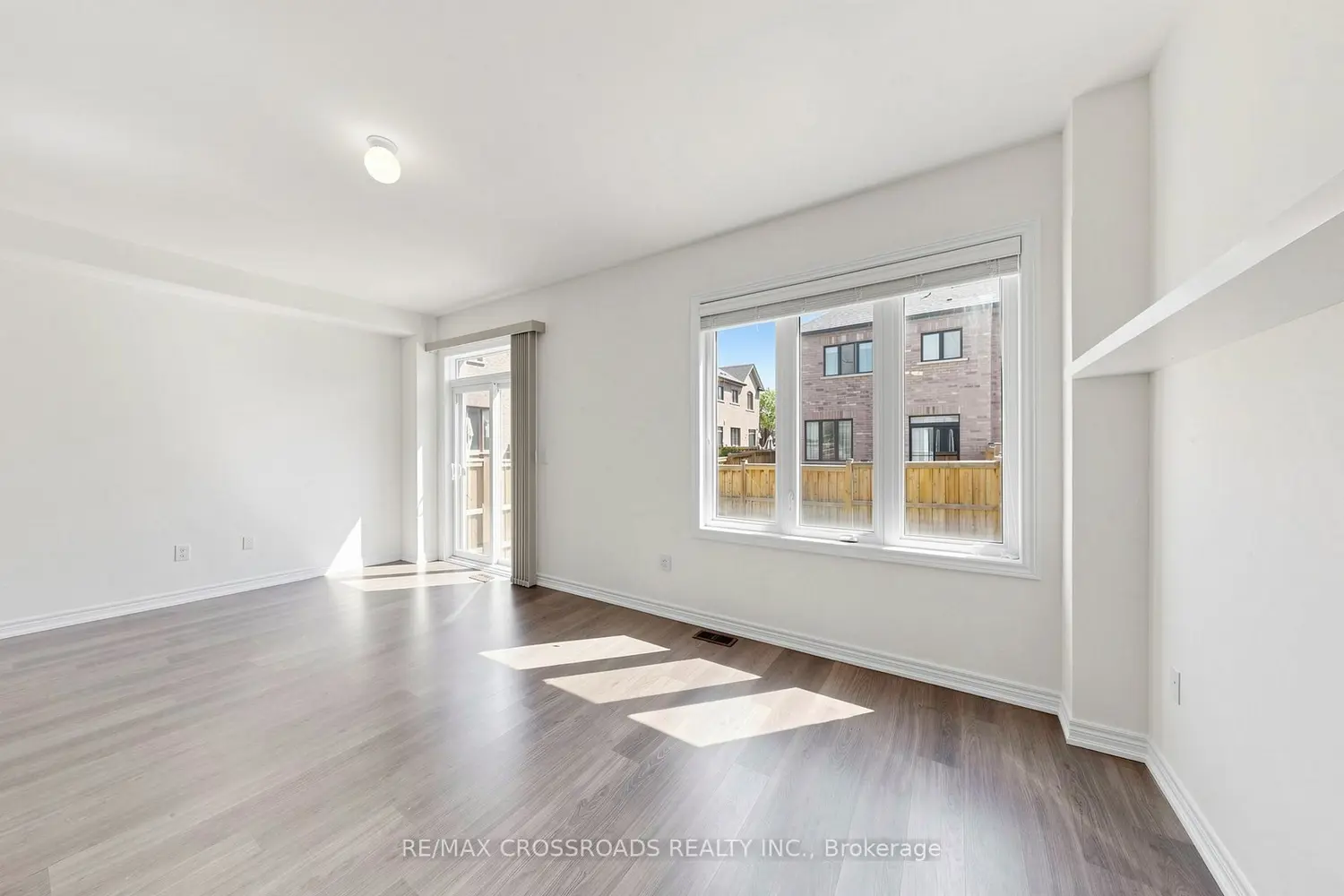 Additional image 10 of 27 Collier Crescent
