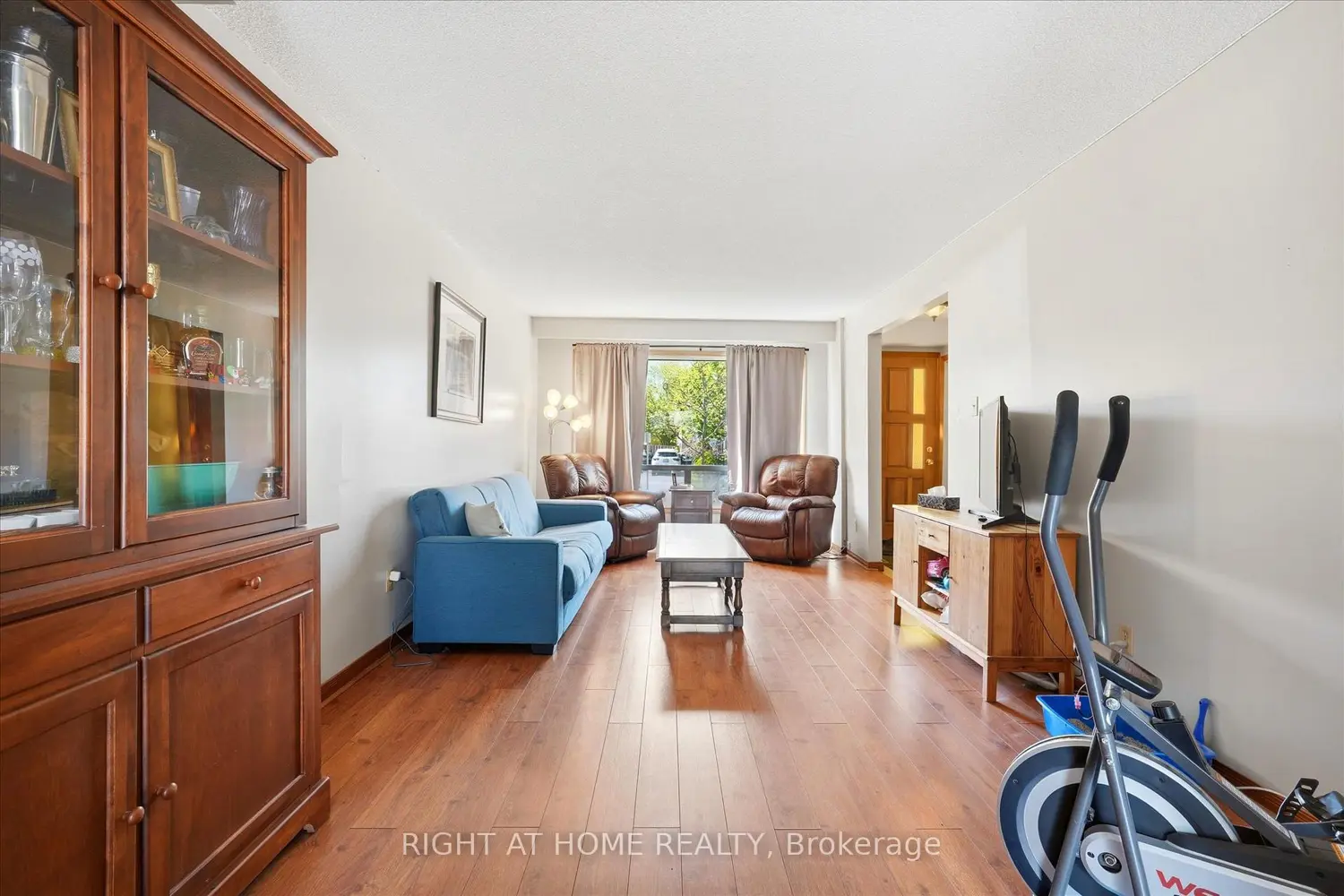 Additional image 5 of 100 Burbank Crescent