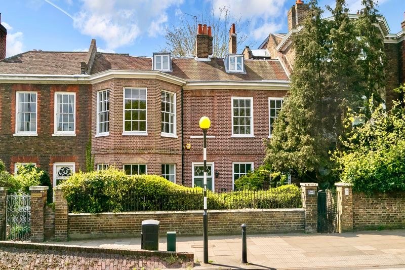 6 bed terraced house for saleHampton Court Road, East Molesey KT8