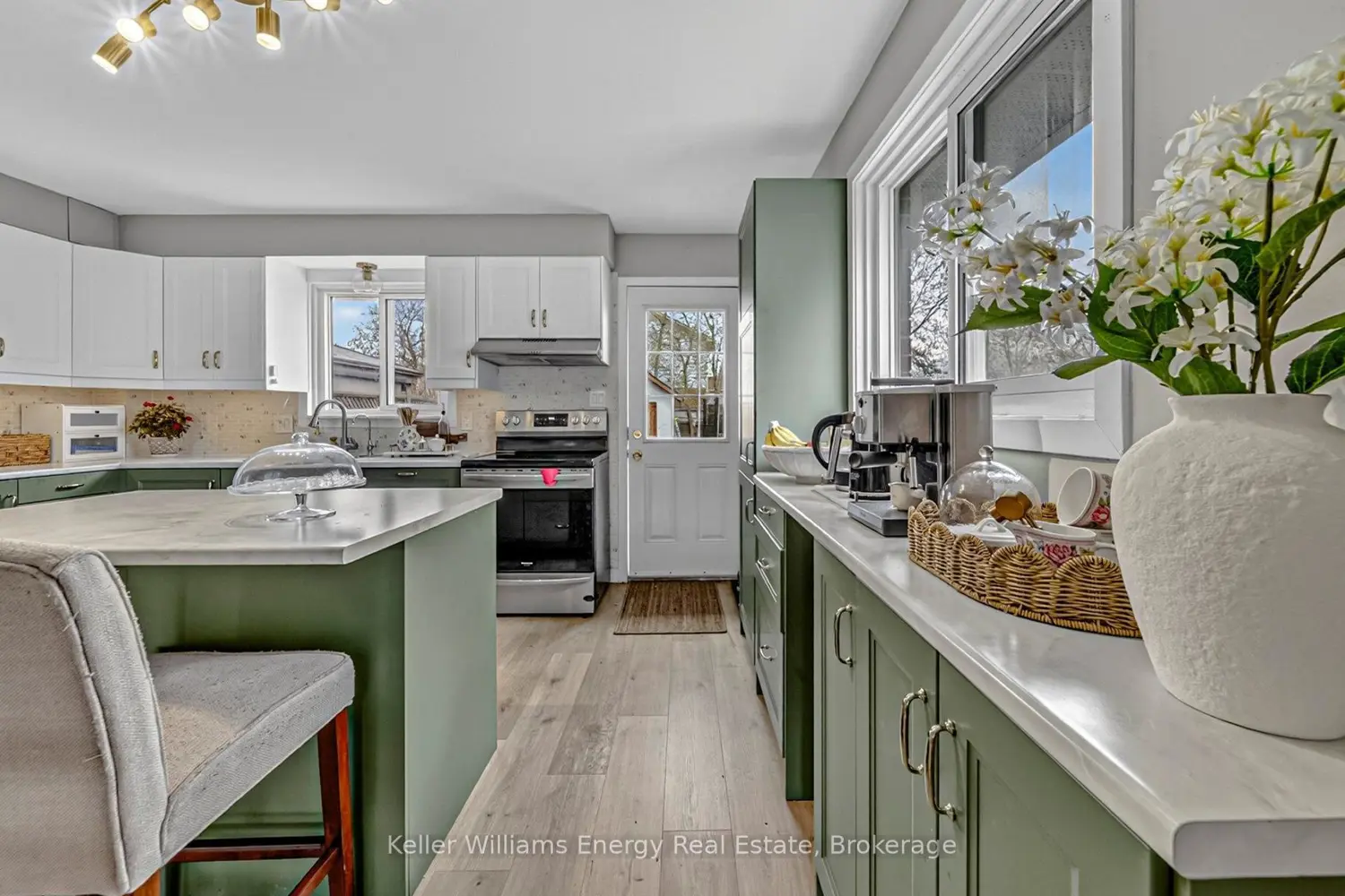 153 Barkley Crescent photo 5
