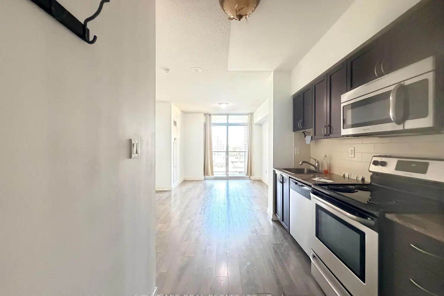 Additional image 6 of 816 Lansdowne Avenue 801