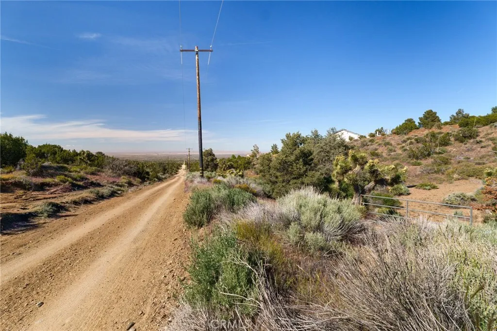 Silver Rock, Pinon Hills, CA 92372 photo 2