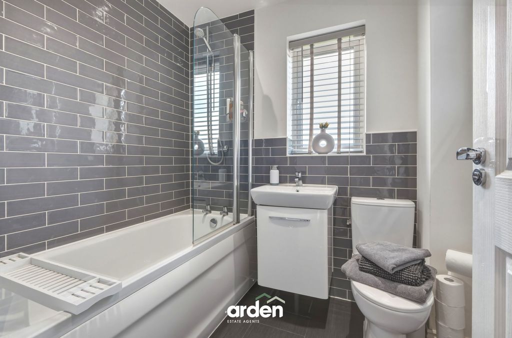 Additional image 11 of 4 bed detached house for saleGoldcrest Way, Droitwich WR9