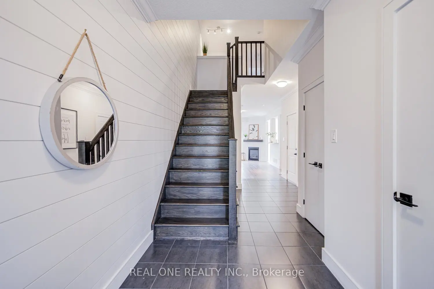 27 Dresser Lane