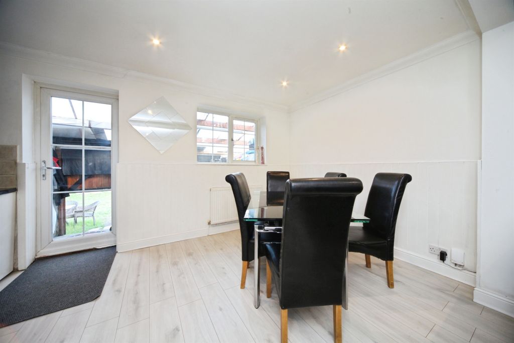 Additional image 5 of 4 bed detached house for saleLockhart Close, Dunstable LU6