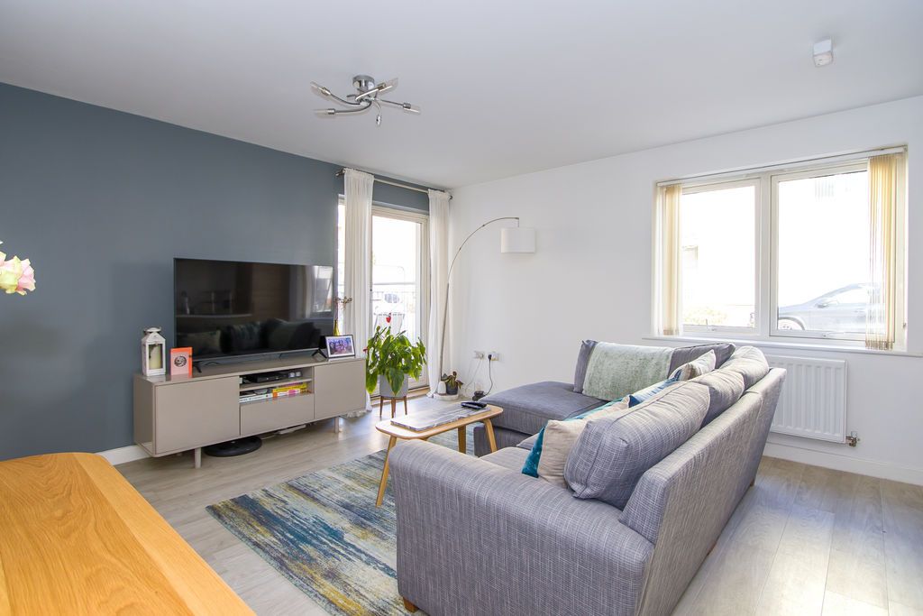 Additional image 3 of 2 bed flat for salePearse Close, Penarth CF64