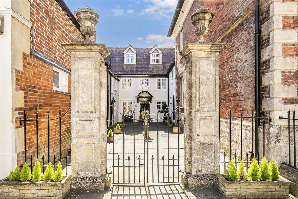 4 bed terraced house for saleThe Market Place, Devizes SN10