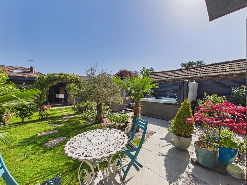 Additional image 14 of 3 bed property for saleHilltop Road, Dronfield S18