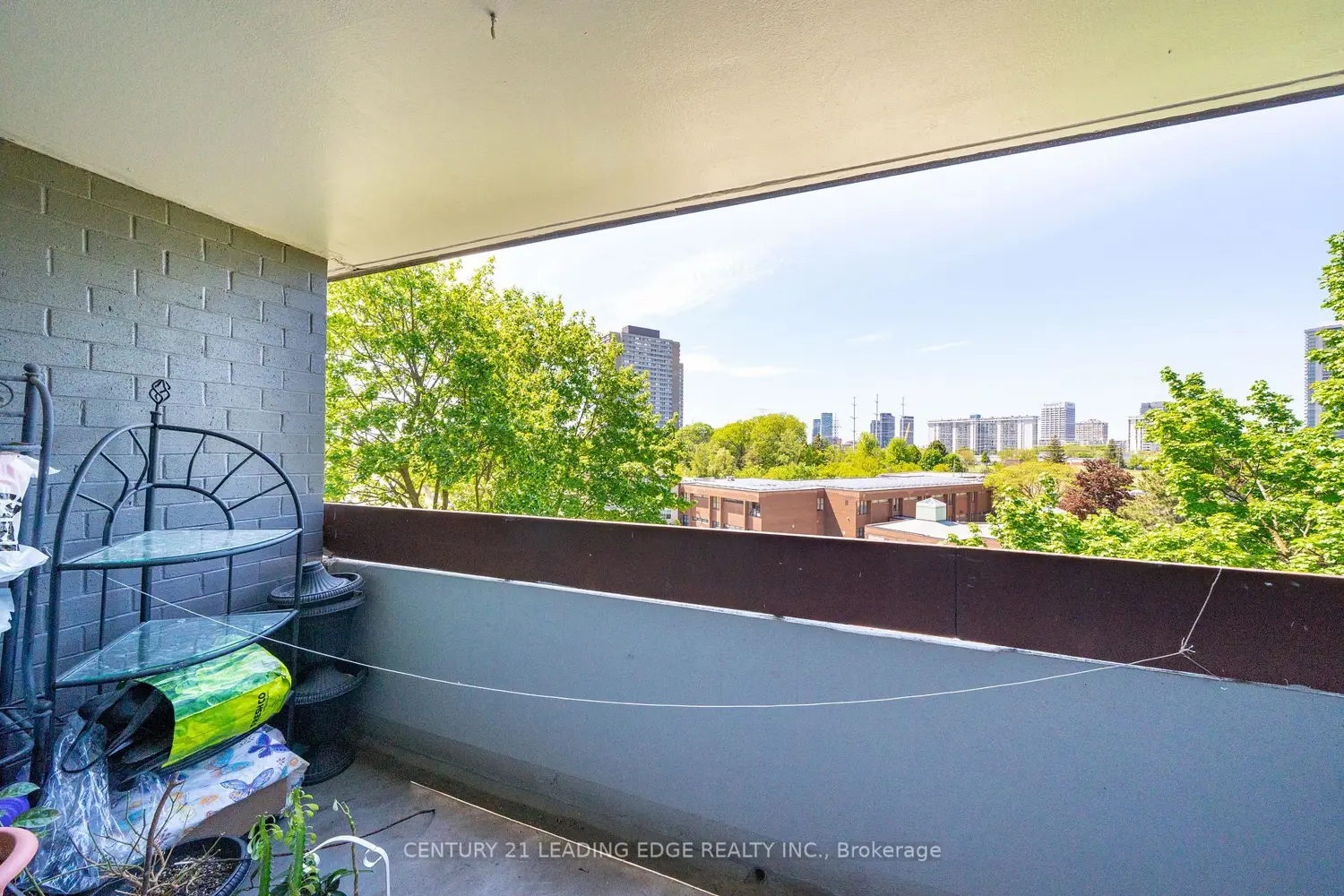 Additional image 14 of 55 Sunny Glenway 307