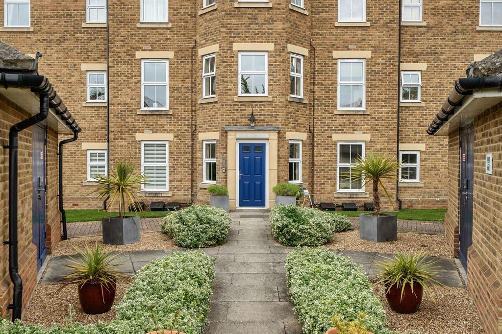 Additional image 21 of 3 bed flat for saleHorton Crescent, Epsom KT19