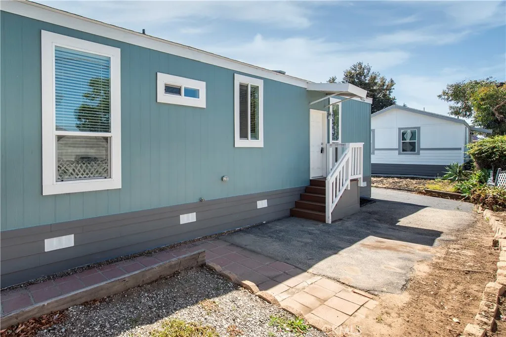 520 Pine Avenue Unit 22, Goleta, CA 93117 photo 2