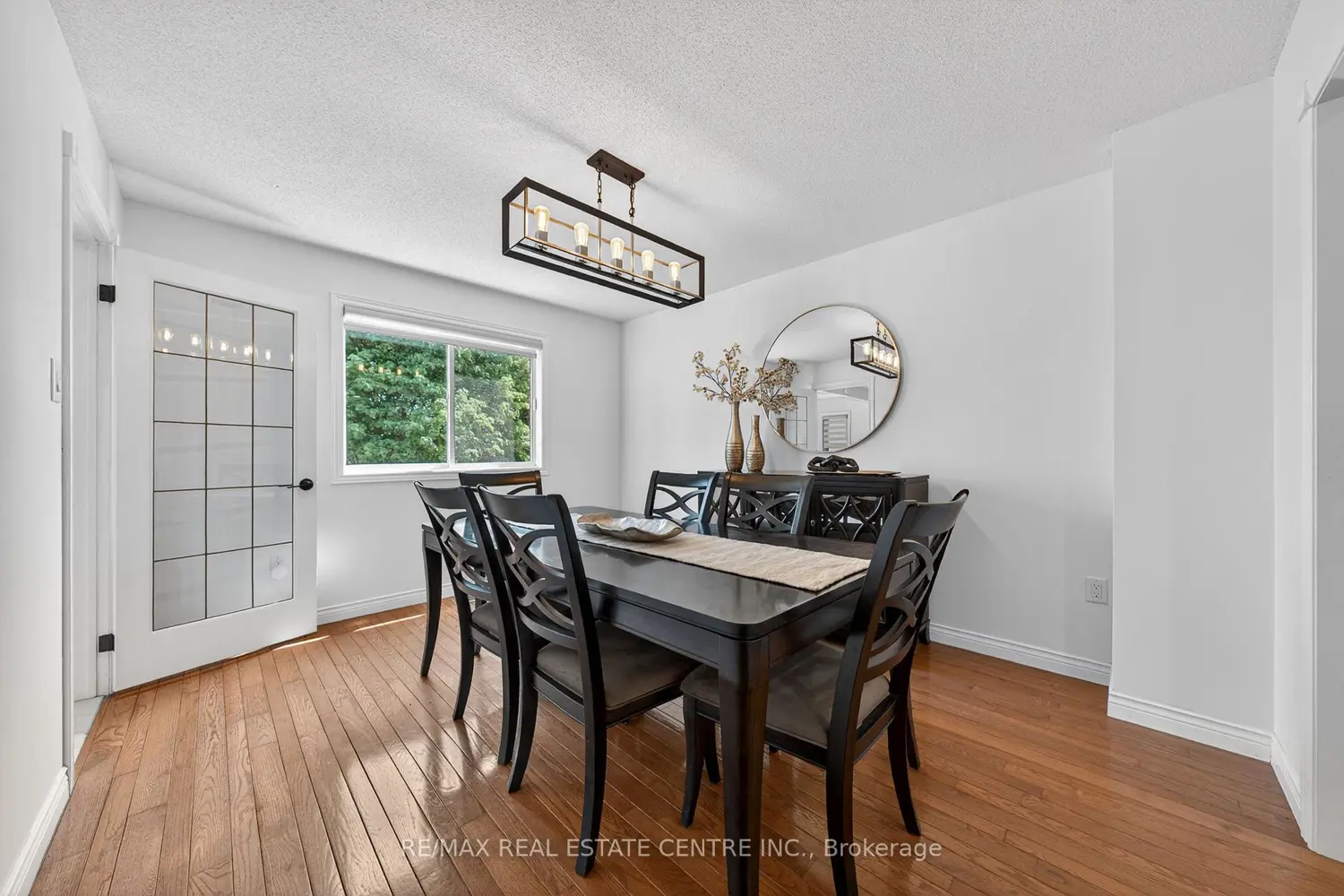 111 Hume Drive photo 3