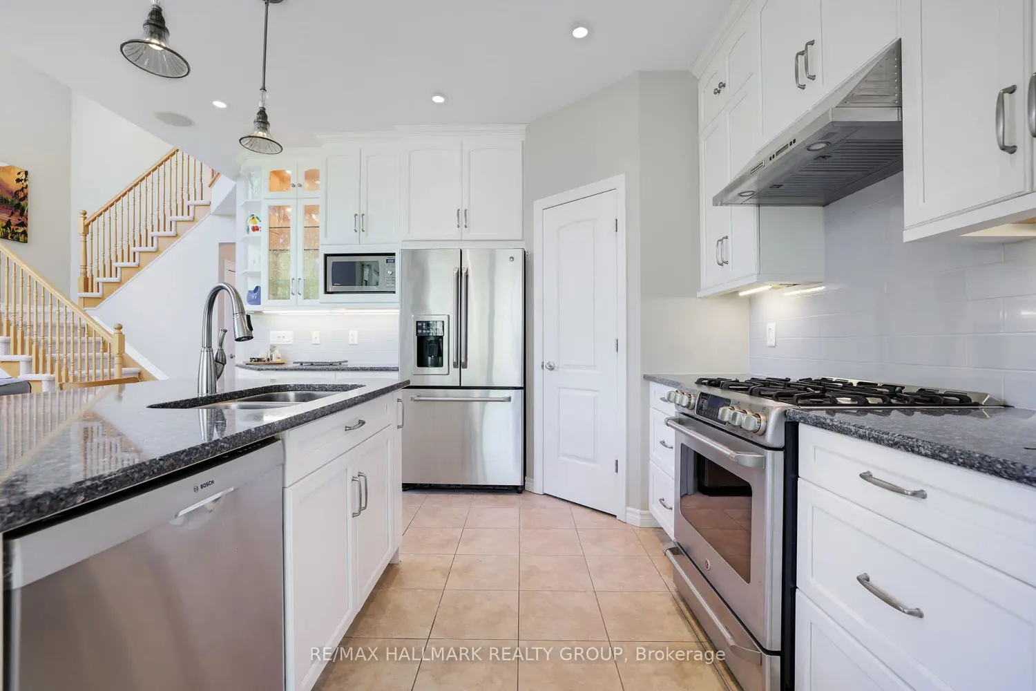 90 Stonewater Bay photo 4