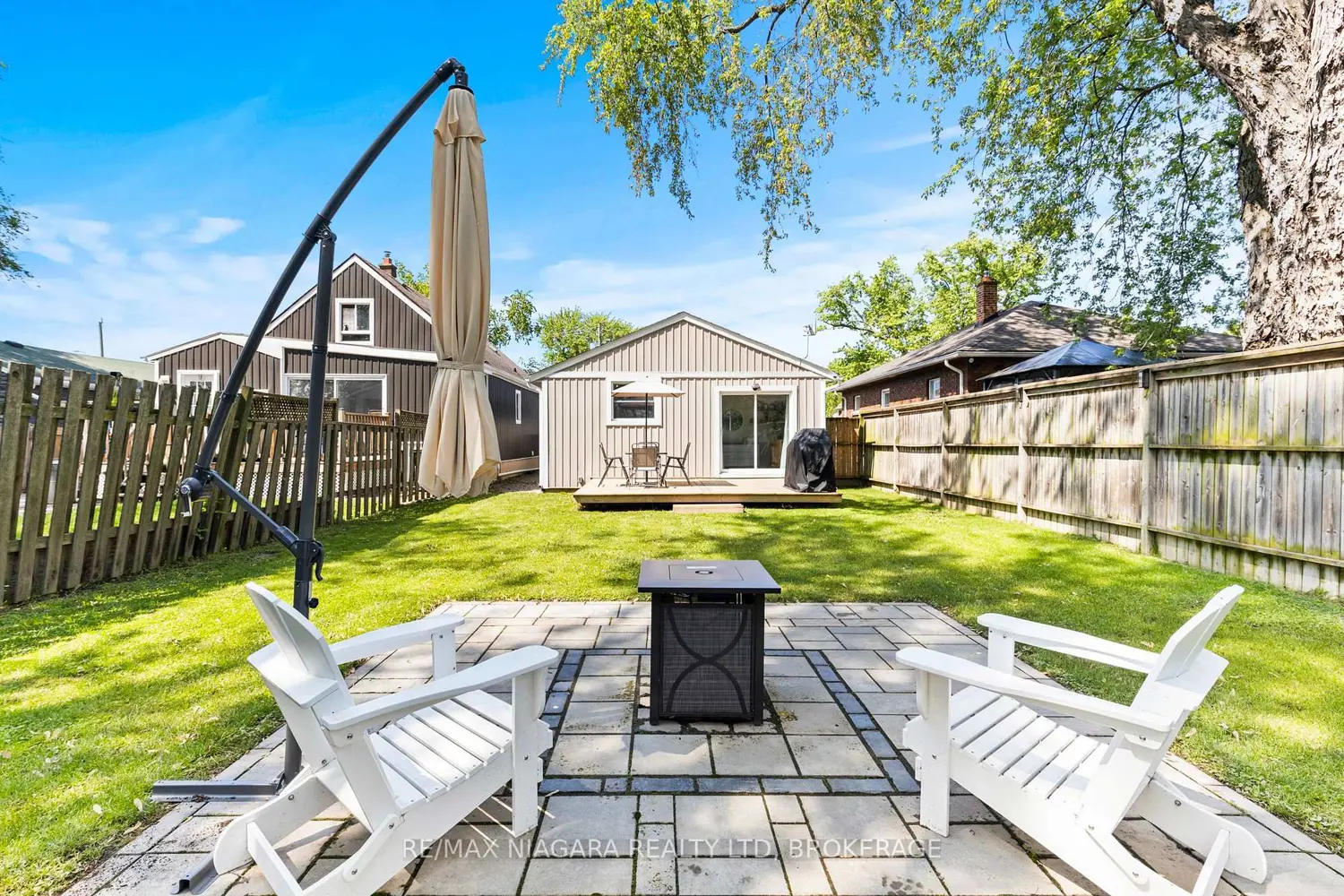 38 Alexandra Boulevard photo 4