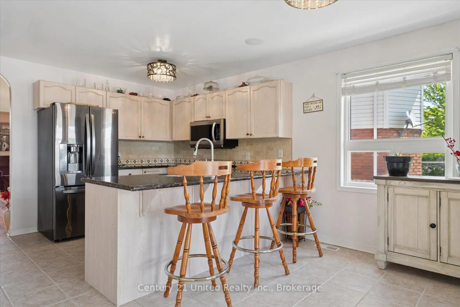 122 Parcells Crescent photo 5