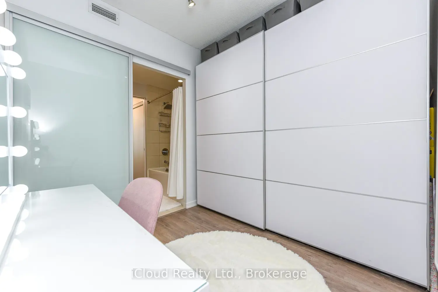 Additional image 6 of 103 The Queensway 1303