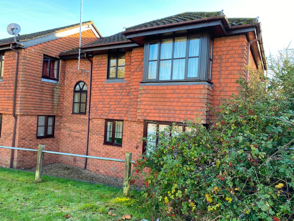 1 bed flat for saleAlbion Mews, Main Road, Edenbridge TN8