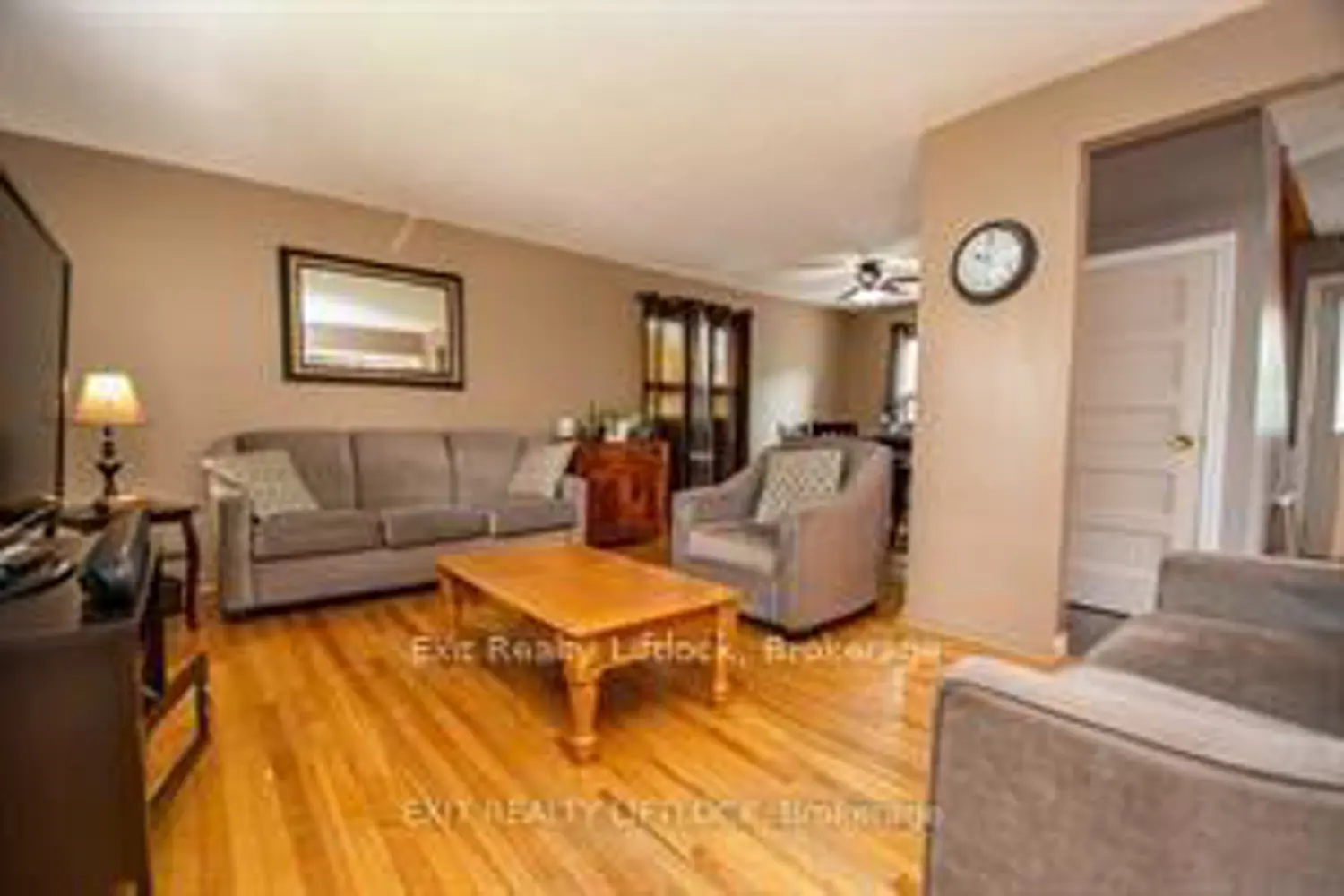 644 Hawley Street photo 4