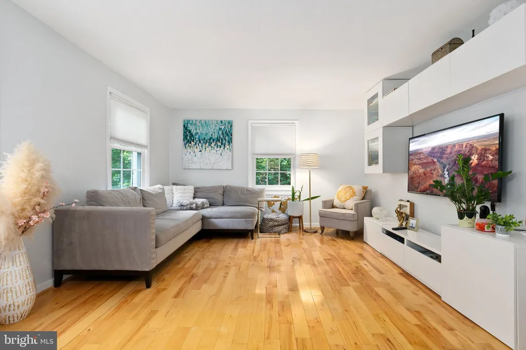 2212 Washington Avenue Unit 103, Silver Spring, MD 20910 photo 4