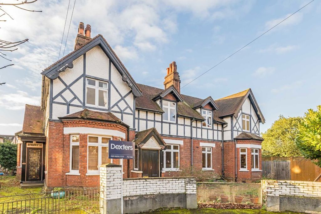 5 bed detached house for saleSt. Johns Road, East Molesey KT8